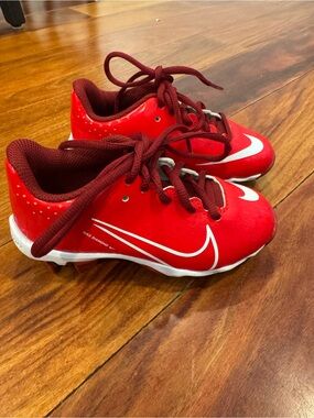 Kids Nike Softball or Baseball Cleats - Size 10C